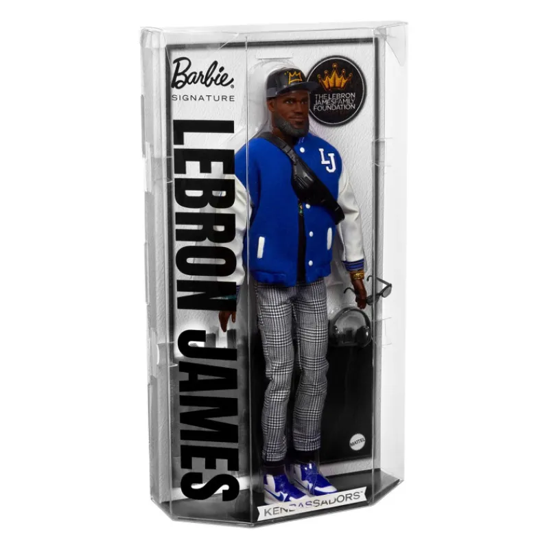 Barbie Signature Muñeco Kenbassador Coleccionable de Lebron James con Conjunto de Chaqueta Universitaria y Accesorios> Fan Zone|Muñecas