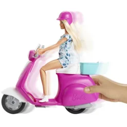 Barbie y Su Scooter><noscript><img width=