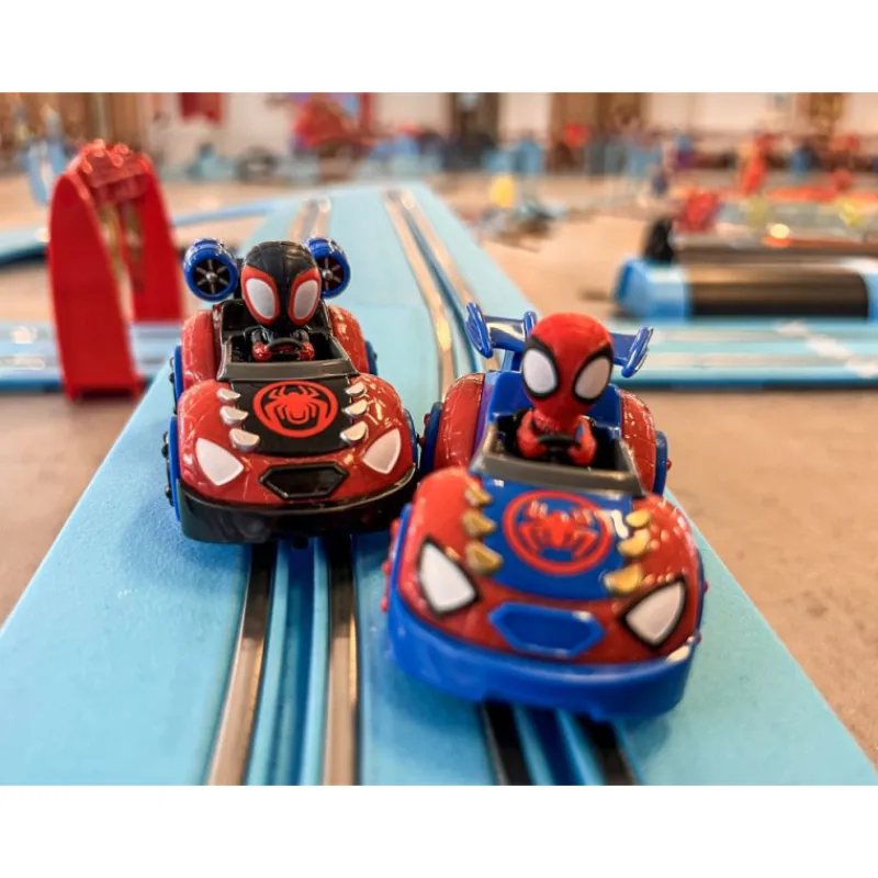 Carrera First Spidey and his Amazing Friends It's Spidey Time! Circuito y Coches de Spidey y Spin> Vehículos Y Pistas