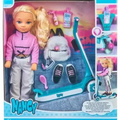 Nancy Un Día con mi Patinete><noscript><img width=