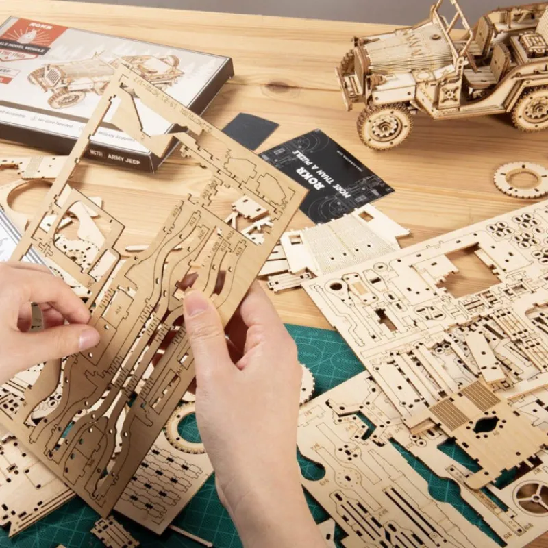 Otras marcas Robotime Jeep del Ejército Maqueta de Madera> Construcción|Fan Zone