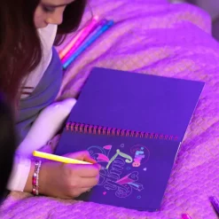Topmodel Neon Doodle Book Cuaderno para Colorear con Rotuladores de Gel><noscript><img width=